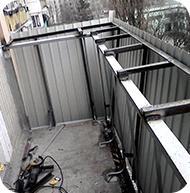 укладка парапета из пеноблоков или кирпича